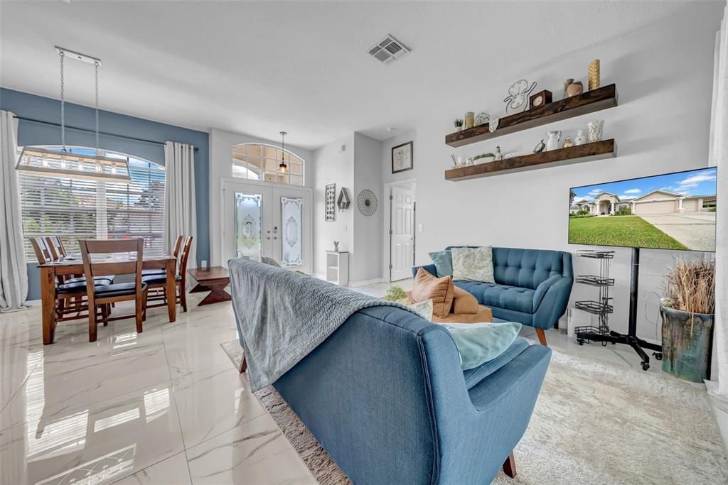 For Sale: $439,999 (4 beds, 3 baths, 2212 Square Feet)