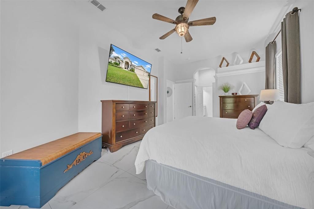 For Sale: $439,999 (4 beds, 3 baths, 2212 Square Feet)