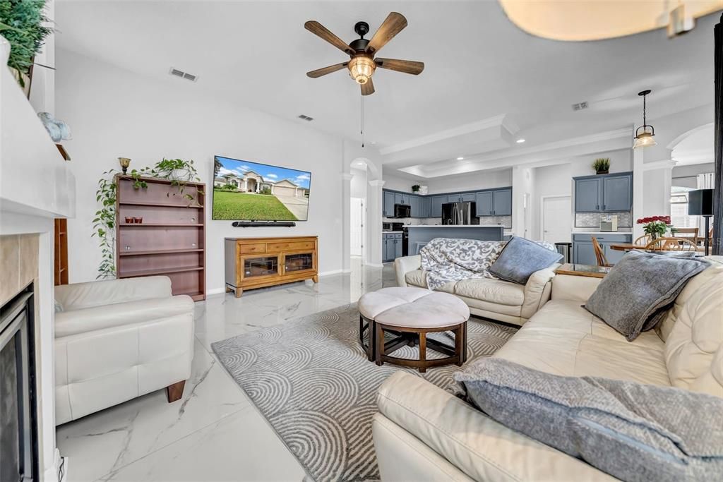 For Sale: $439,999 (4 beds, 3 baths, 2212 Square Feet)