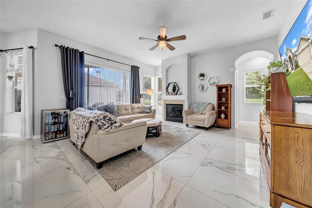 For Sale: $439,999 (4 beds, 3 baths, 2212 Square Feet)