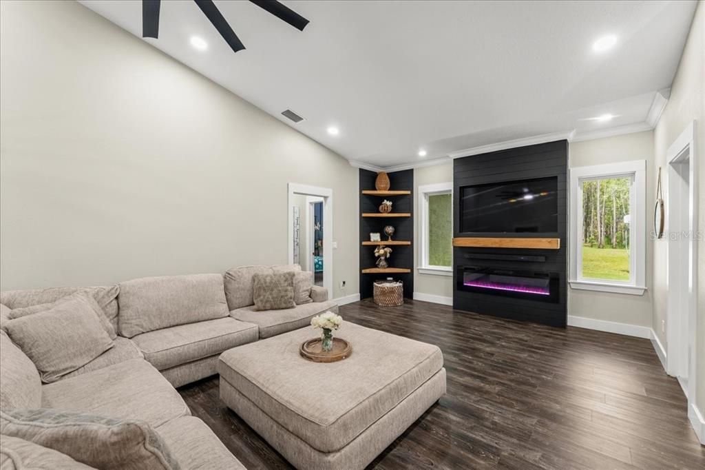 待售: $1,199,999 (4 贝兹, 2 浴室, 2627 平方英尺)