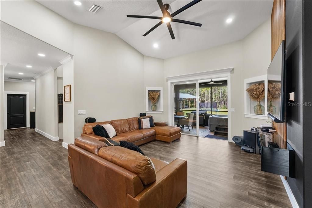 待售: $1,199,999 (4 贝兹, 2 浴室, 2627 平方英尺)