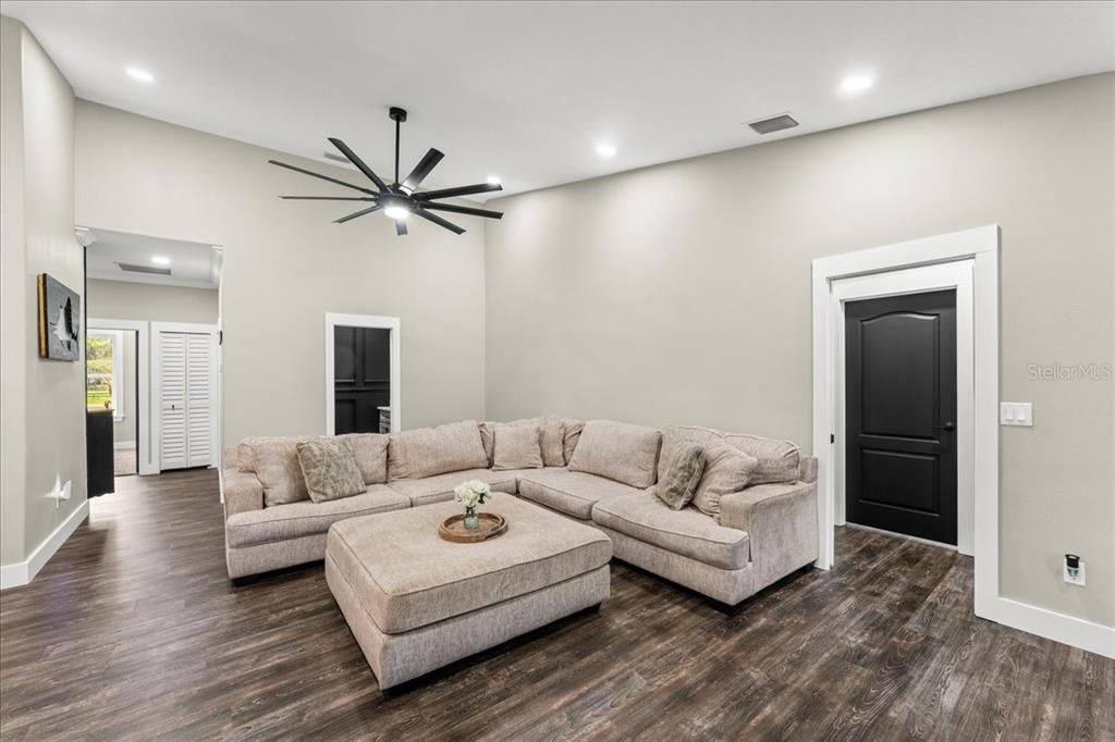 待售: $1,199,999 (4 贝兹, 2 浴室, 2627 平方英尺)