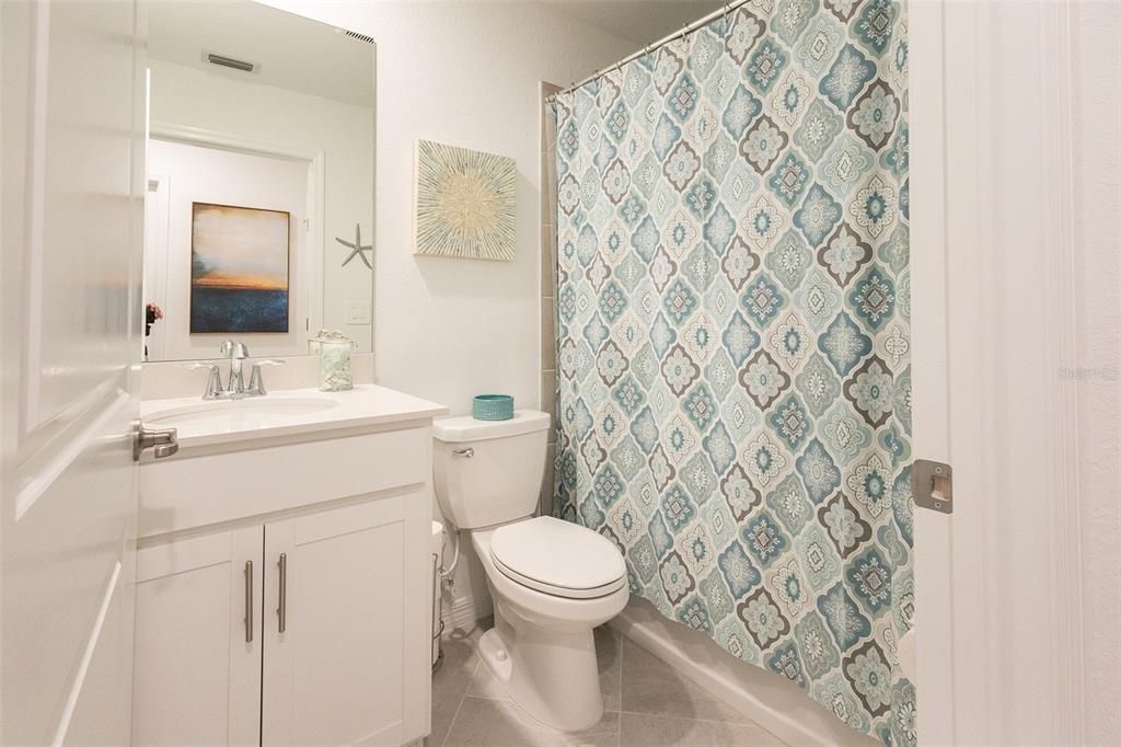 Active With Contract: $278,700 (2 beds, 2 baths, 1366 Square Feet)