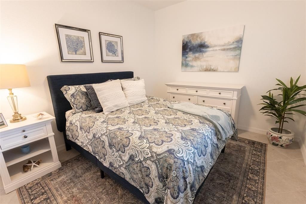 Active With Contract: $278,700 (2 beds, 2 baths, 1366 Square Feet)