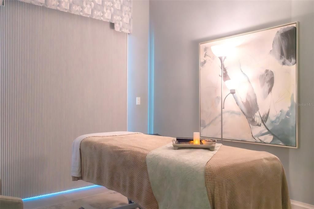 Active With Contract: $278,700 (2 beds, 2 baths, 1366 Square Feet)