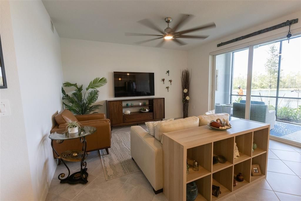 Active With Contract: $278,700 (2 beds, 2 baths, 1366 Square Feet)