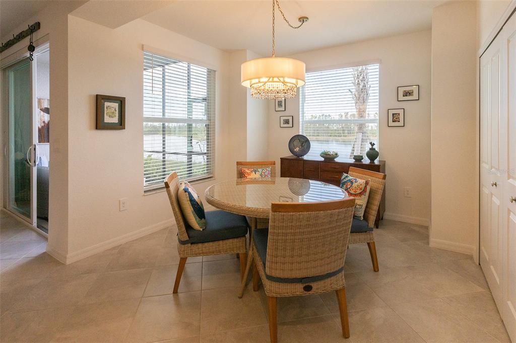 Active With Contract: $278,700 (2 beds, 2 baths, 1366 Square Feet)