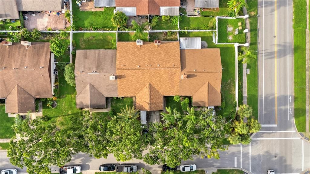 Active With Contract: $249,999 (2 beds, 2 baths, 1143 Square Feet)