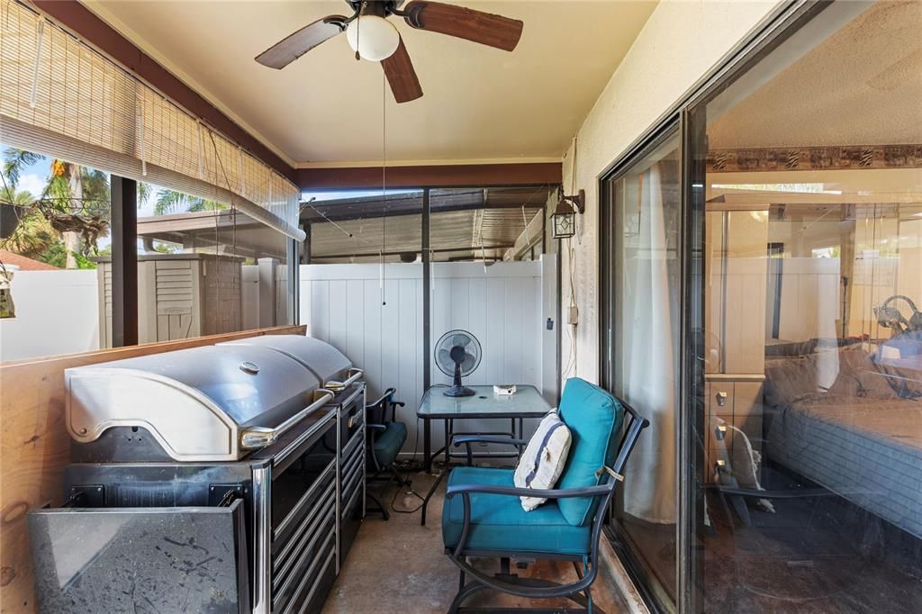 Active With Contract: $249,999 (2 beds, 2 baths, 1143 Square Feet)