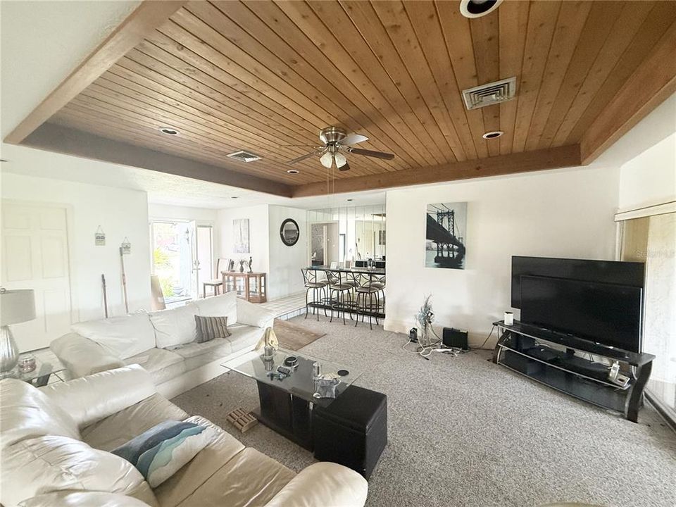 Active With Contract: $215,000 (2 beds, 2 baths, 2073 Square Feet)