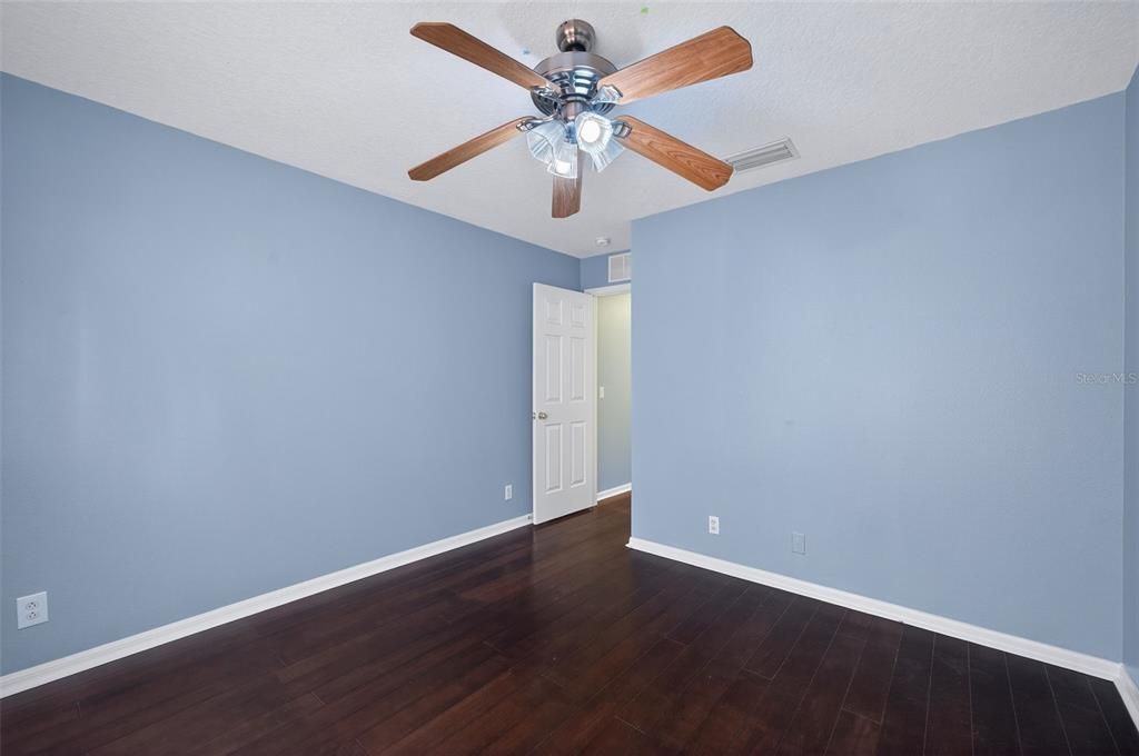 На продажу: $234,900 (3 спален, 2 ванн, 1560 Квадратных фут)