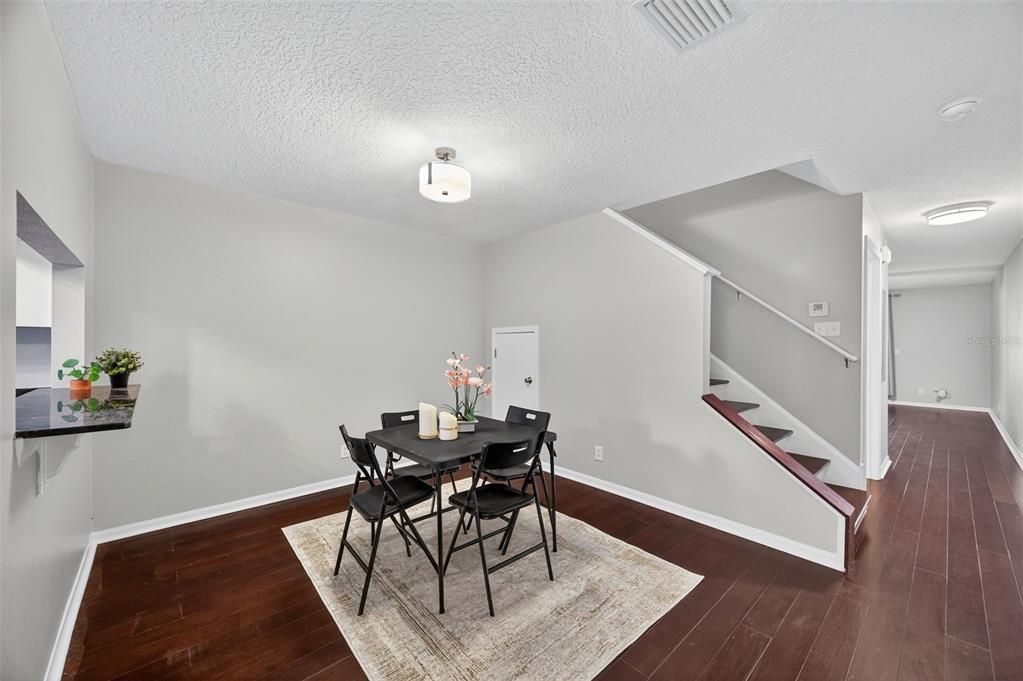 На продажу: $234,900 (3 спален, 2 ванн, 1560 Квадратных фут)