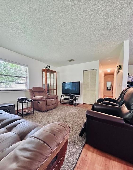 For Sale: $280,000 (3 beds, 2 baths, 1344 Square Feet)