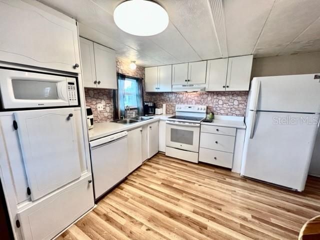 待售: $93,500 (2 贝兹, 1 浴室, 672 平方英尺)