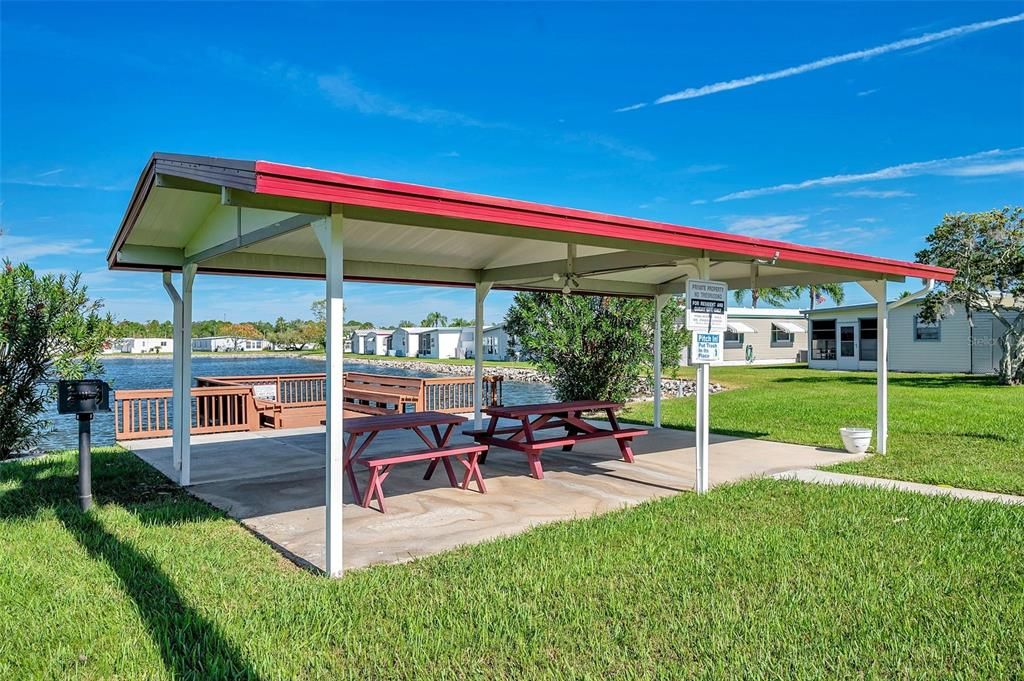 待售: $93,500 (2 贝兹, 1 浴室, 672 平方英尺)