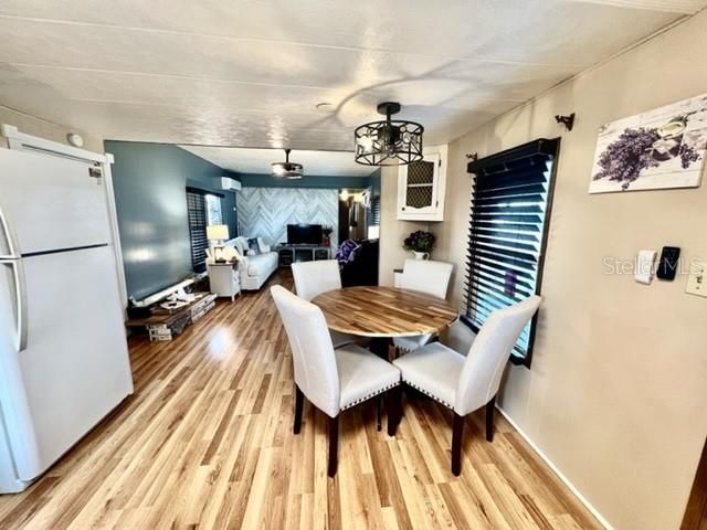 待售: $93,500 (2 贝兹, 1 浴室, 672 平方英尺)