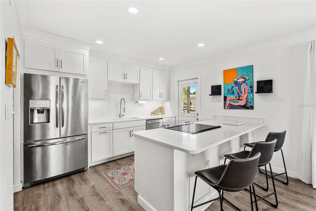 For Sale: $375,000 (2 beds, 2 baths, 952 Square Feet)