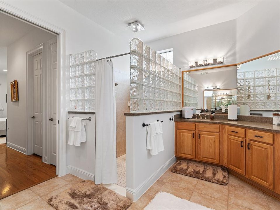 For Sale: $648,900 (4 beds, 3 baths, 3294 Square Feet)