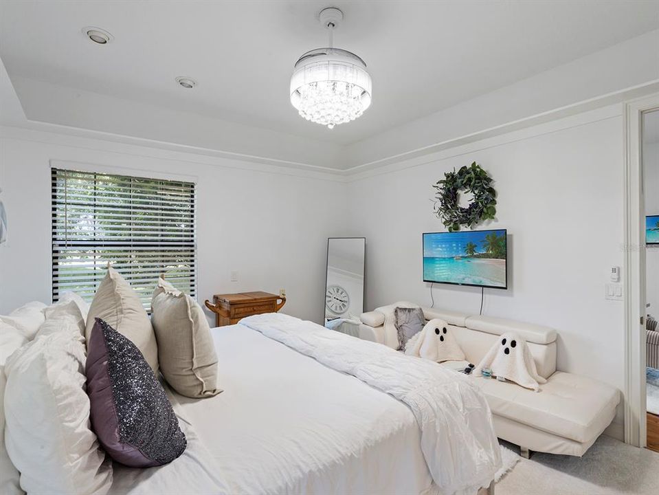 For Sale: $648,900 (4 beds, 3 baths, 3294 Square Feet)