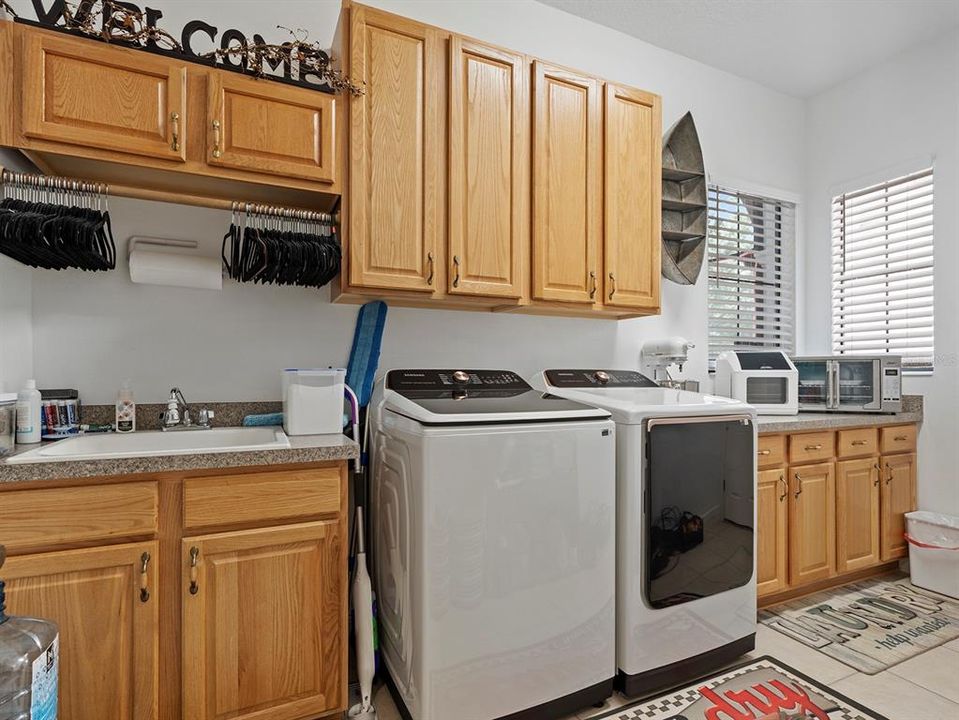 For Sale: $648,900 (4 beds, 3 baths, 3294 Square Feet)