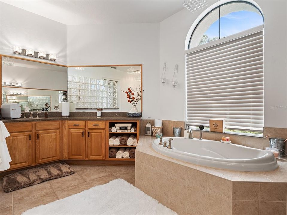 For Sale: $648,900 (4 beds, 3 baths, 3294 Square Feet)