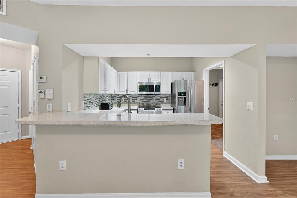 Active With Contract: $199,900 (2 beds, 2 baths, 1117 Square Feet)