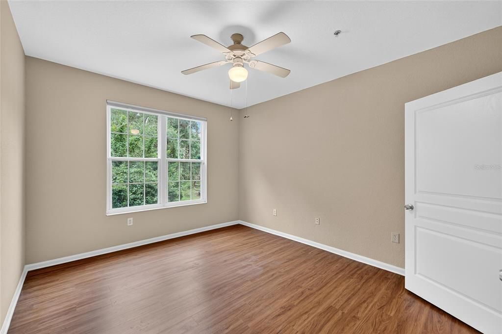 Active With Contract: $199,900 (2 beds, 2 baths, 1117 Square Feet)