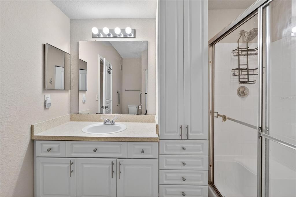 Active With Contract: $199,900 (2 beds, 2 baths, 1117 Square Feet)