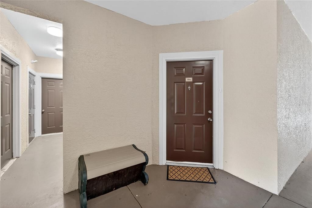 Active With Contract: $199,900 (2 beds, 2 baths, 1117 Square Feet)