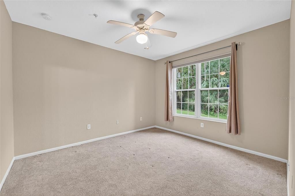 Active With Contract: $199,900 (2 beds, 2 baths, 1117 Square Feet)