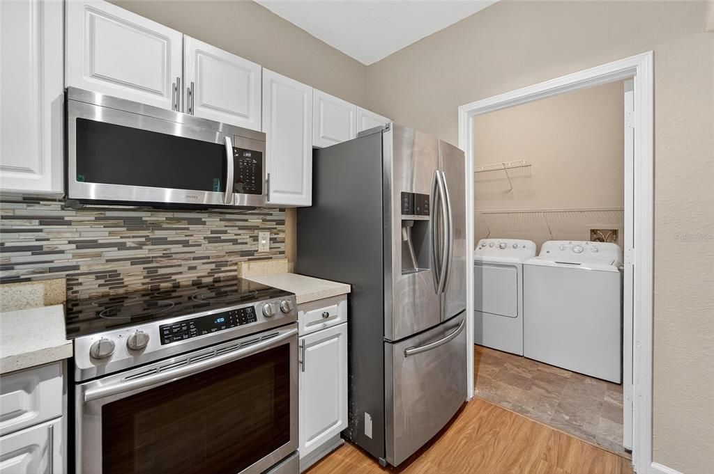 Active With Contract: $199,900 (2 beds, 2 baths, 1117 Square Feet)