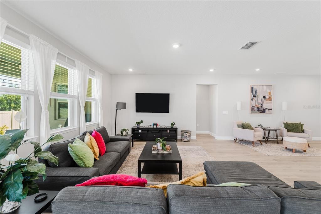 待售: $638,000 (4 贝兹, 3 浴室, 2742 平方英尺)