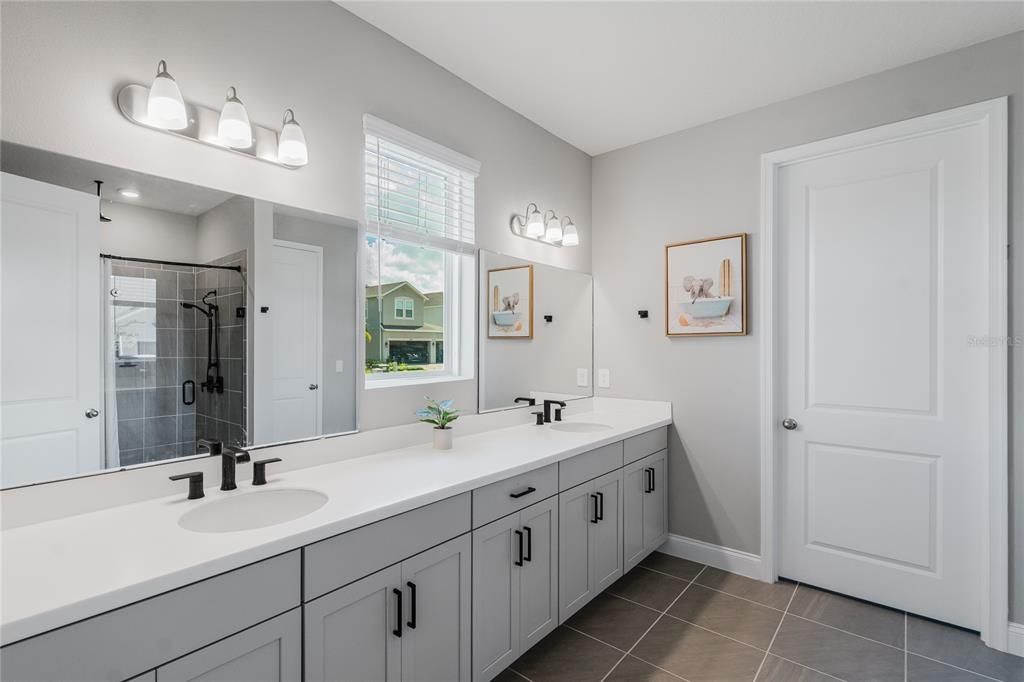 待售: $638,000 (4 贝兹, 3 浴室, 2742 平方英尺)