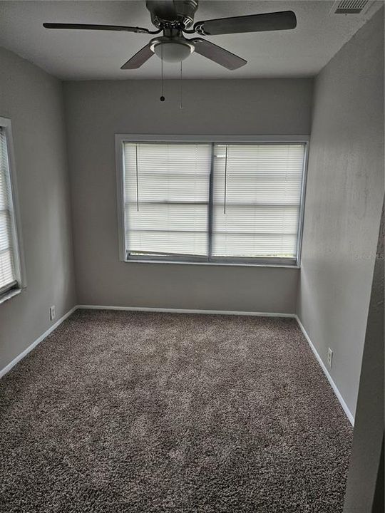 合同活跃: $295,000 (4 贝兹, 2 浴室, 1425 平方英尺)