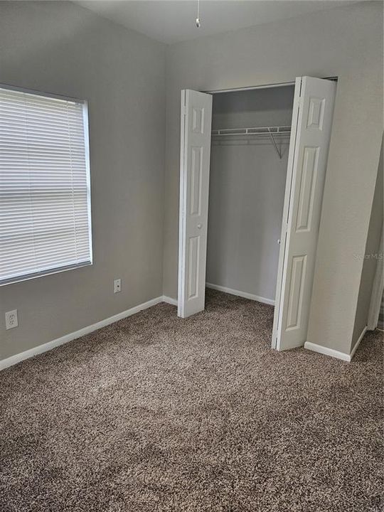 合同活跃: $295,000 (4 贝兹, 2 浴室, 1425 平方英尺)