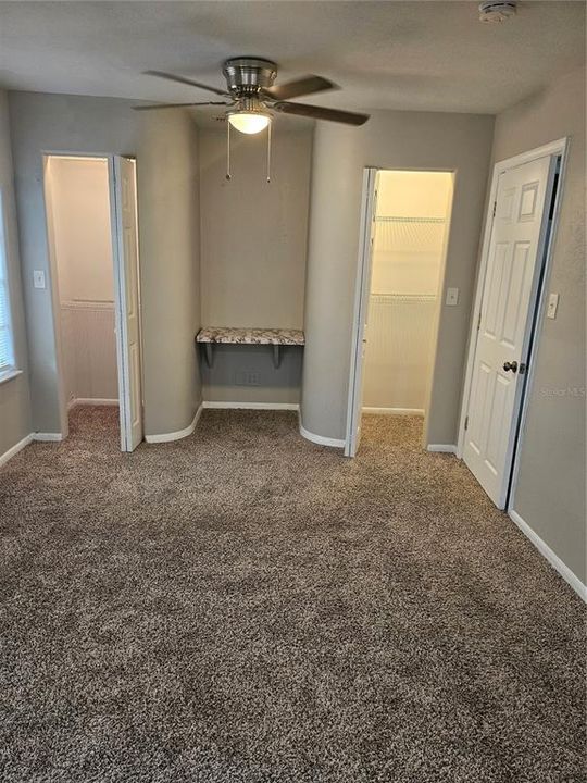 合同活跃: $295,000 (4 贝兹, 2 浴室, 1425 平方英尺)