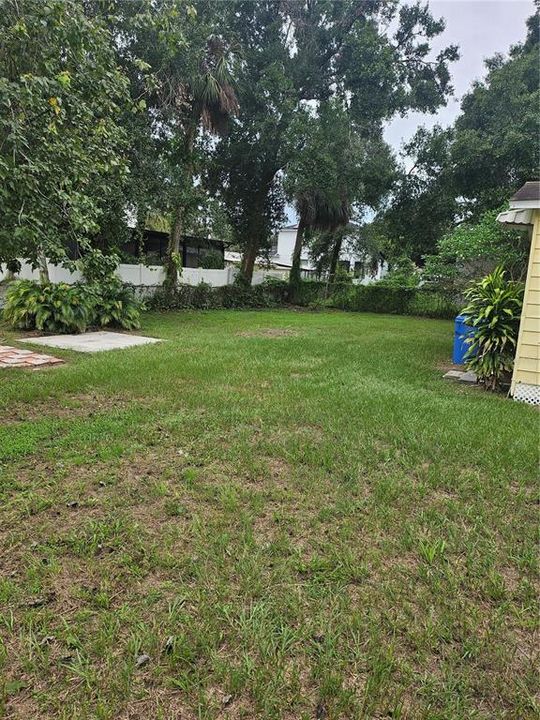 合同活跃: $295,000 (4 贝兹, 2 浴室, 1425 平方英尺)