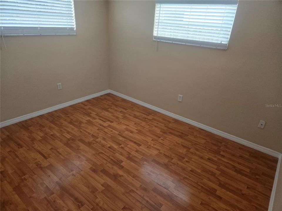 Active With Contract: $1,800 (2 beds, 2 baths, 1128 Square Feet)