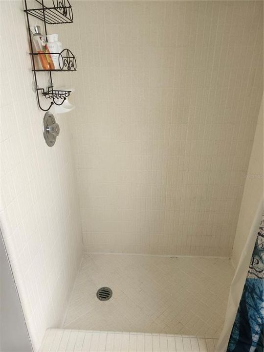 Active With Contract: $390,000 (2 beds, 2 baths, 1453 Square Feet)