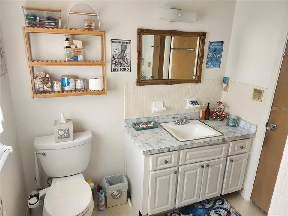 Active With Contract: $390,000 (2 beds, 2 baths, 1453 Square Feet)