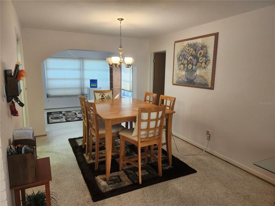 Active With Contract: $390,000 (2 beds, 2 baths, 1453 Square Feet)