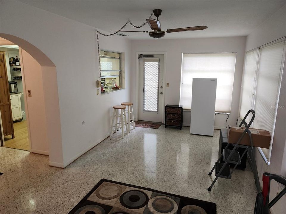 Active With Contract: $390,000 (2 beds, 2 baths, 1453 Square Feet)