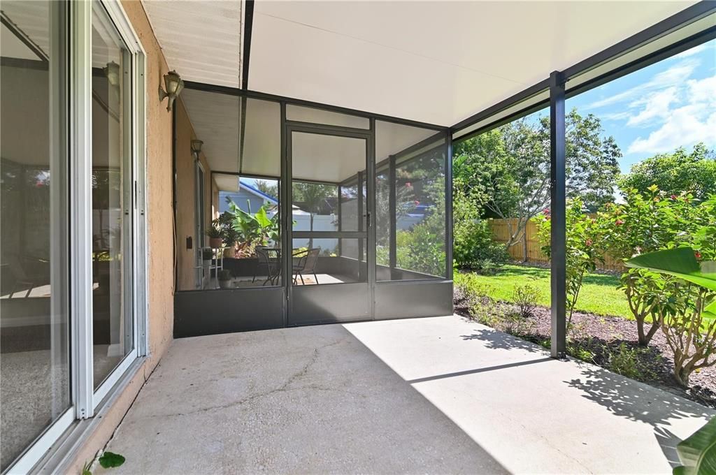 Active With Contract: $2,100 (3 beds, 2 baths, 1148 Square Feet)