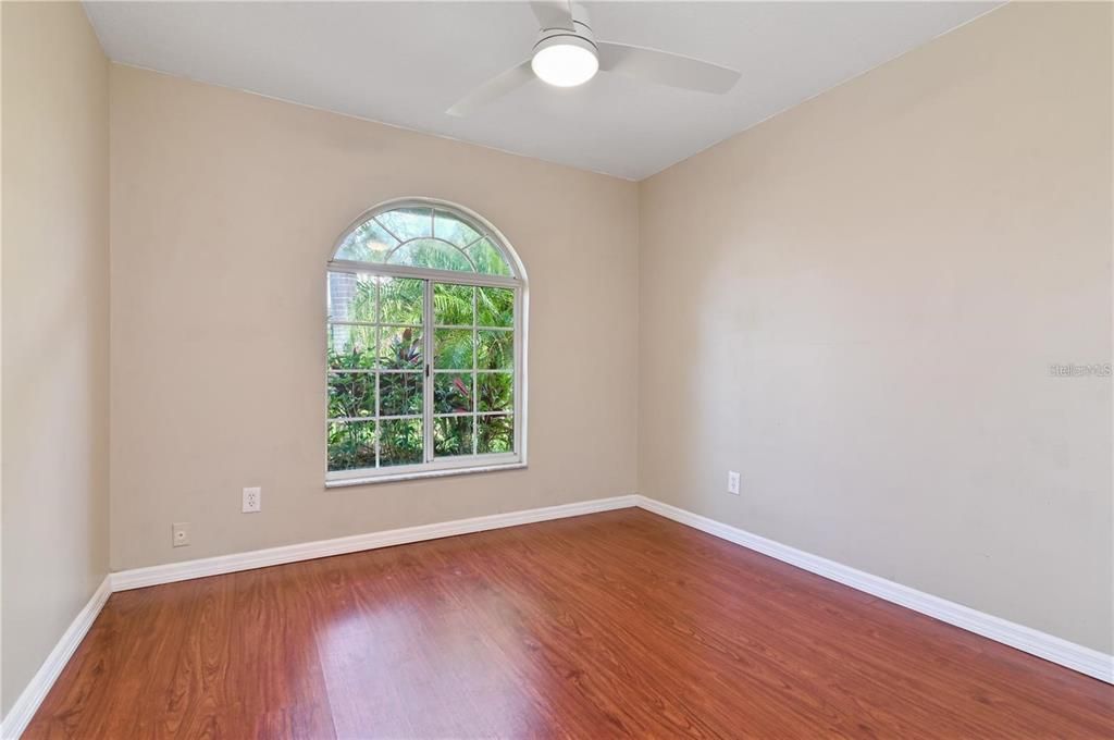 Active With Contract: $2,100 (3 beds, 2 baths, 1148 Square Feet)