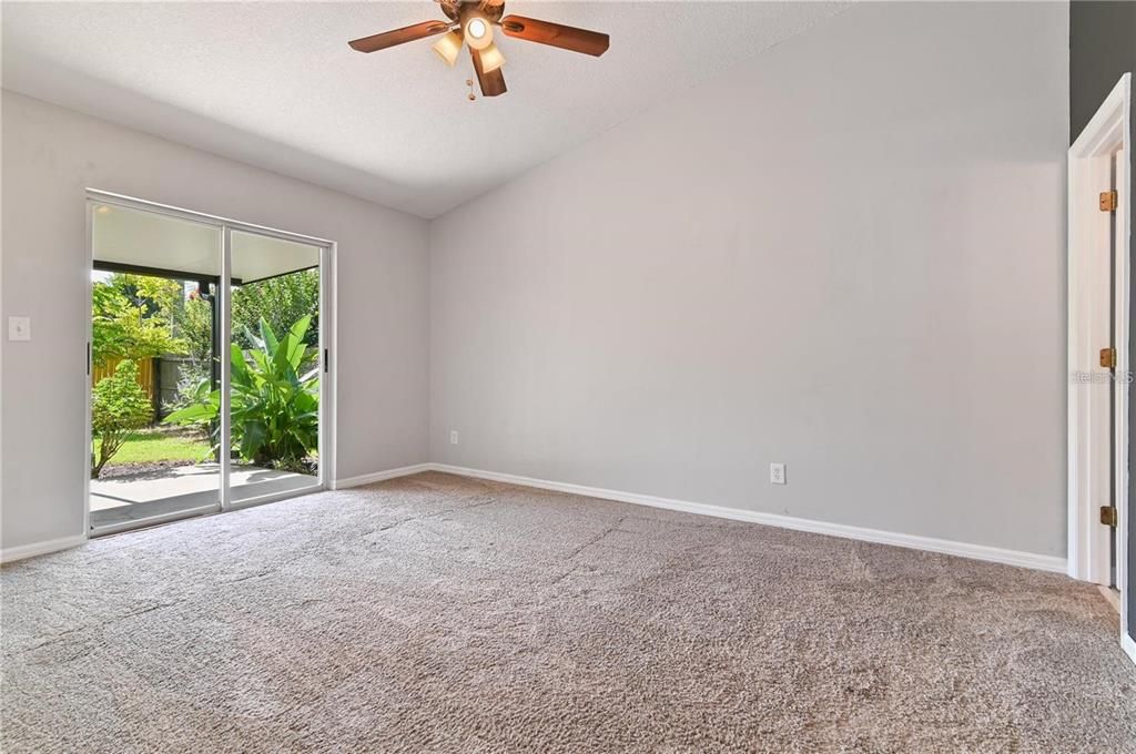 Active With Contract: $2,100 (3 beds, 2 baths, 1148 Square Feet)