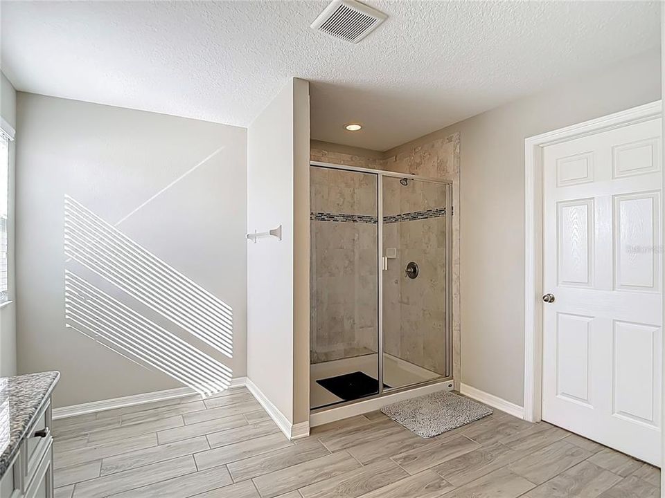 For Sale: $444,000 (4 beds, 3 baths, 2585 Square Feet)