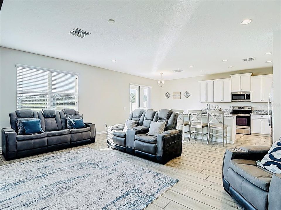 For Sale: $444,000 (4 beds, 3 baths, 2585 Square Feet)