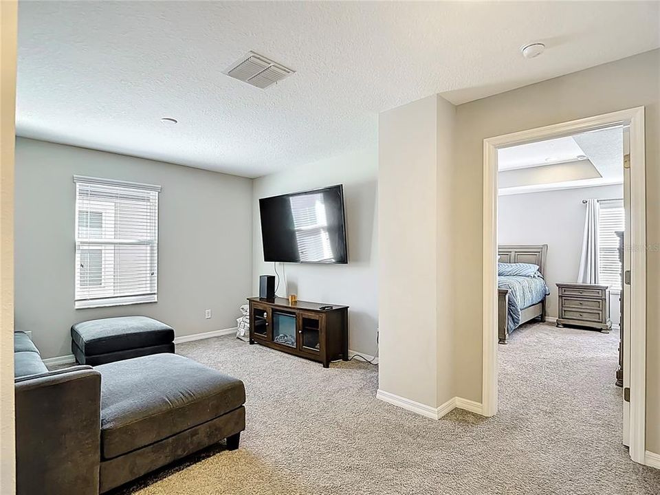 For Sale: $444,000 (4 beds, 3 baths, 2585 Square Feet)