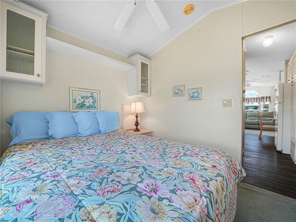 待售: $74,900 (1 贝兹, 1 浴室, 408 平方英尺)